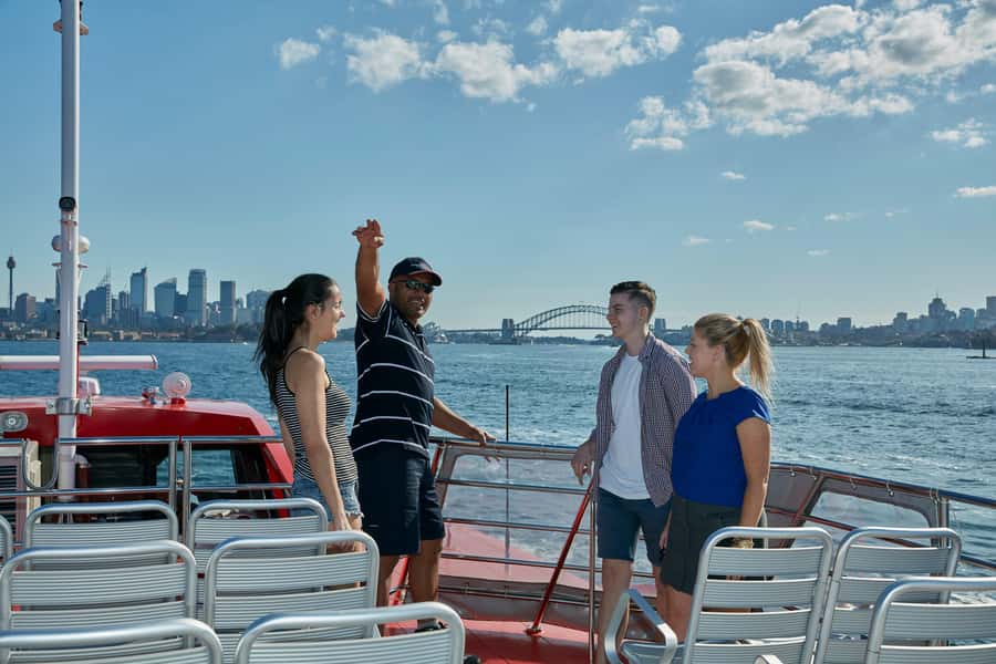 Sydney: Hop-on Hop-off Harbour Cruise with Commentary - One day or two days?
