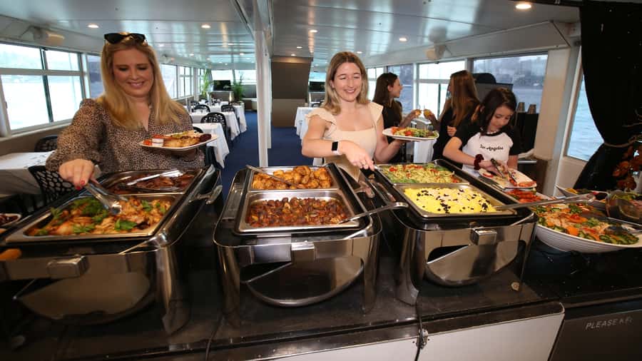 Sydney: Morning Sightseeing Bus to Bondi with Lunch Cruise - Key points at a glance