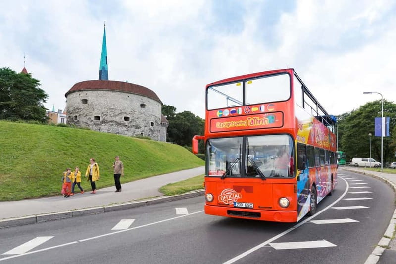 Tallinn: City Sightseeing Hop-On Hop-Off Bus Tour - Red Line stop 6 to 11: Old Town, Toompea, and museums