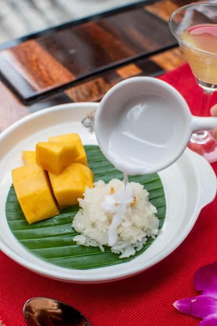 Thai Bus Food Tour Experience in Bangkok - Democracy Monument, Phra Sumen Fort, and historic streets