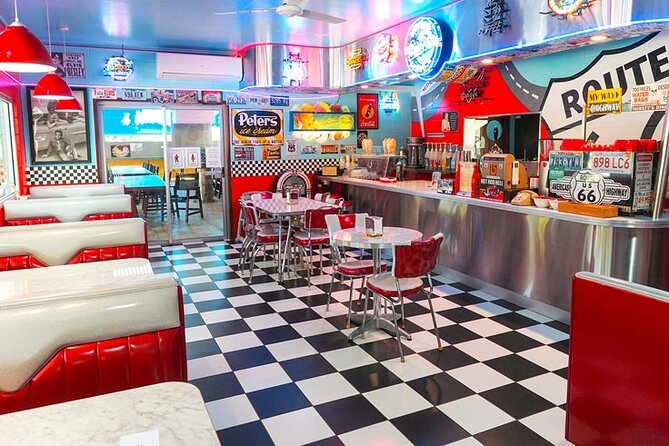 The Airlie Sightseeing Bus – (Cruise-Ship Friendly) - George’s Diner: lunch with a 1950s twist