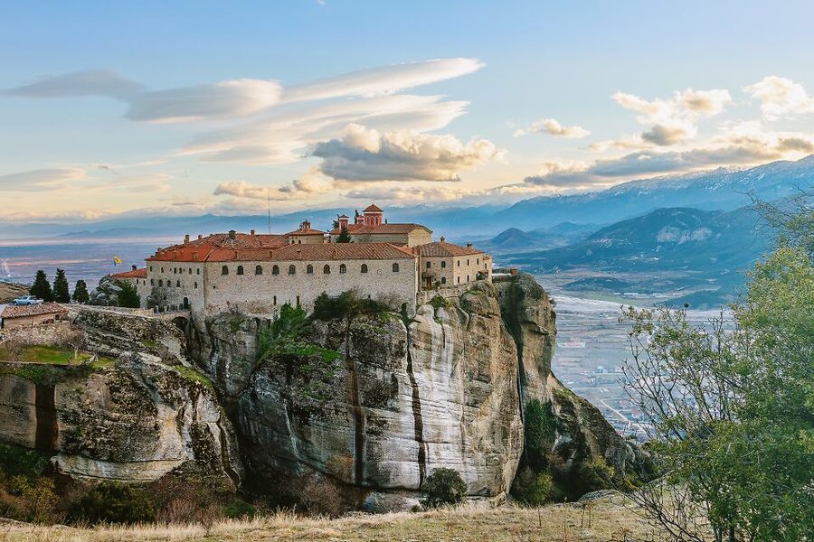 Thessaloniki: Full-Day Bus Trip to Meteora - Why Meteora is worth the long ride from Thessaloniki