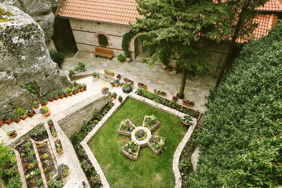 Thessaloniki: Full-Day Bus Trip to Meteora - Two monasteries, with three possible highlights