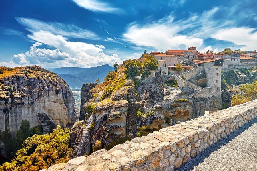 Thessaloniki: Full-Day Bus Trip to Meteora - Meeting in central Thessaloniki and setting out
