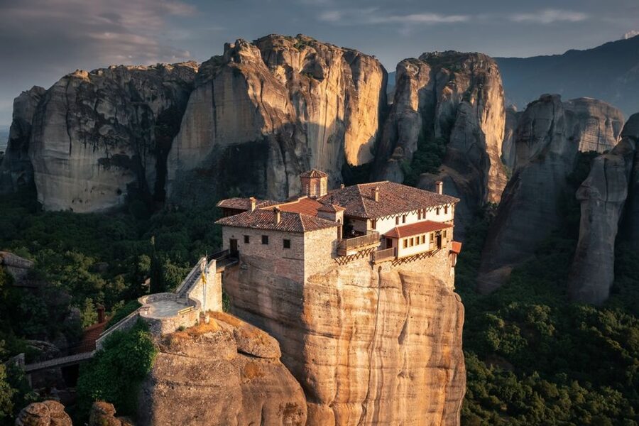 Thessaloniki : Meteora Full-Day Bus Trip with Local Guide - A Guide Makes the Difference