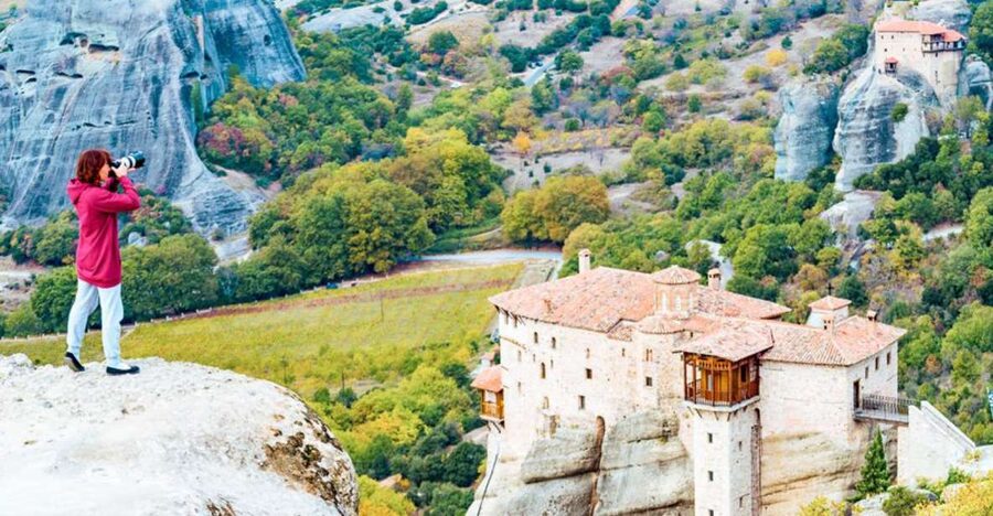 Thessaloniki : Meteora Full-Day Bus Trip with Local Guide - Four Hours Among Six Meteora Monasteries