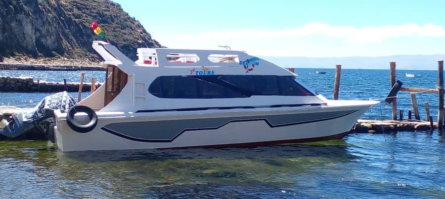 Titicaca Lake: Highlights Tour from La Paz by Bus - Lunch, drinks, and the return by boat