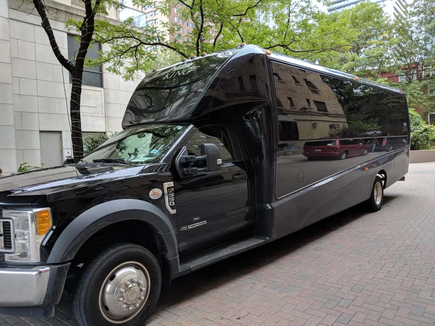 Toronto: Niagara Falls Bus Tour with Maple Tasting and NOTL - Whirlpool, Floral Clock, and the maple stop