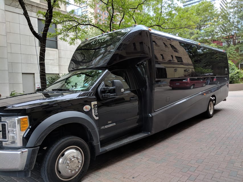 Toronto: Niagara Falls Bus Tour with Maple Tasting and NOTL - A short visit to Niagara-on-the-Lake