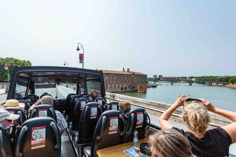 Toulouse: City Sightseeing Tour by Bus with Audio Guide - What you see from the Capitol to the old town