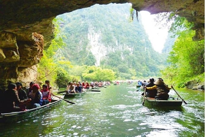 Trang An Hoa Lu Mua Cave Tour [Japanese guide, limousine bus, lunch and dinner included] - A short cycle through Ninh Binh