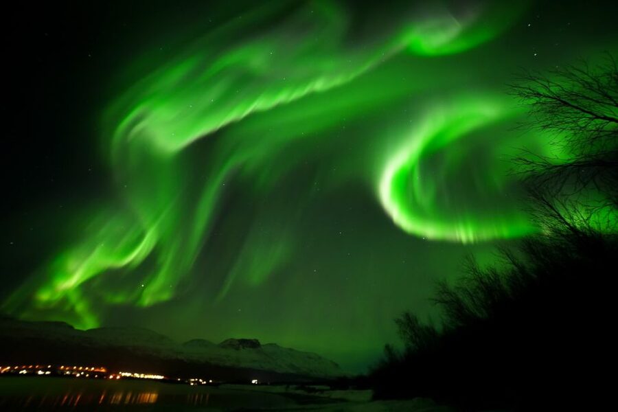 Tromsø: Chase Aurora in Minibus and Free Aurora Portrait - The campsite, fire, and waiting time