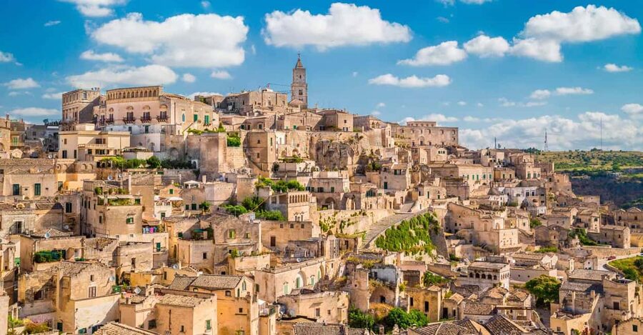 UNESCO Tour: Alberobello and Matera by private bus from Bari - Self-guided or guided: which option suits you?
