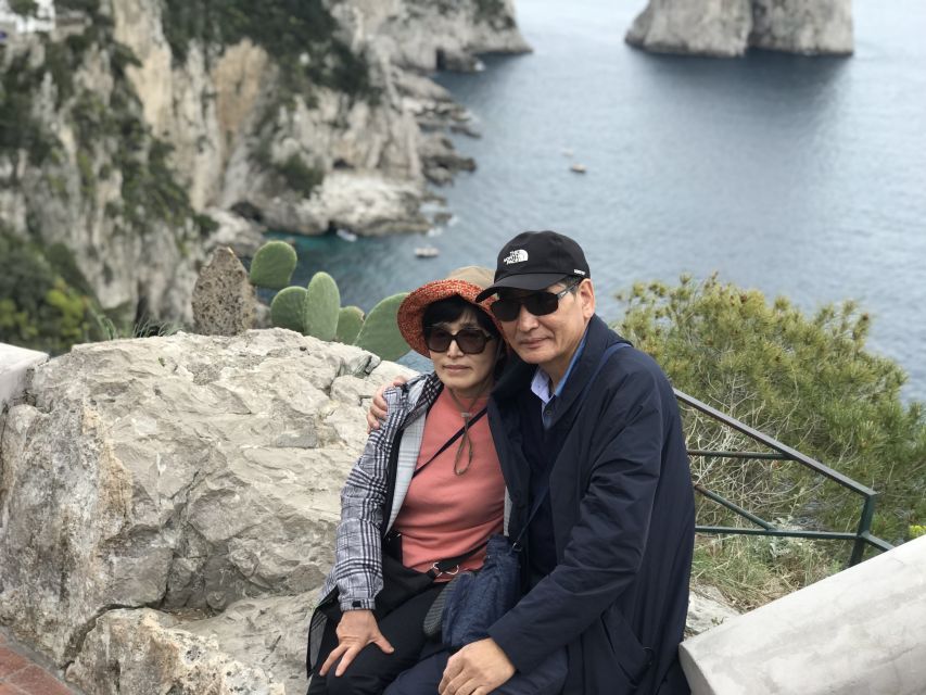 Unforgettable tour of Capri with special convertible coach - Why the private guide matters
