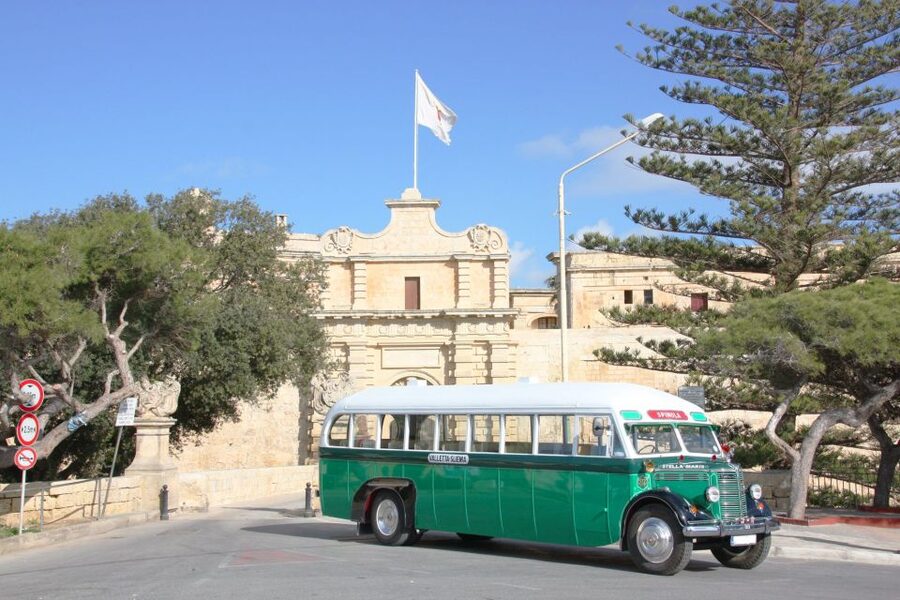 Valletta: Vintage Bus to Valletta, Sliema, Rabat & Mdina - Starting at Triton Fountain in Valletta