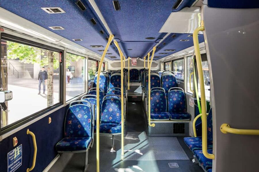 Vancouver: Hop-on Hop-off Sightseeing Tour with 10 Stops - What the buses are like in real use