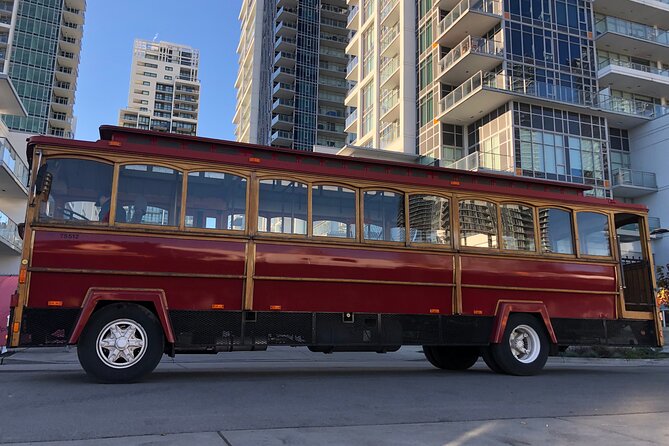Vancouver Hop On Hop Off Trolley Tour - The guides are a major part of the value