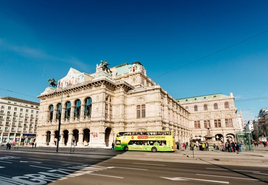 Vienna: Hop-On Hop-Off Sightseeing Bus Tour in 19 Languages - Tips for making the most of your ticket