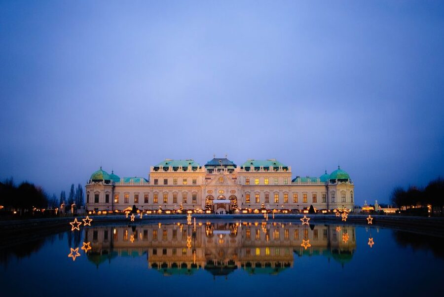 Vienna: Panoramic Night Tour by Bus - Audio Commentary in 16 Languages