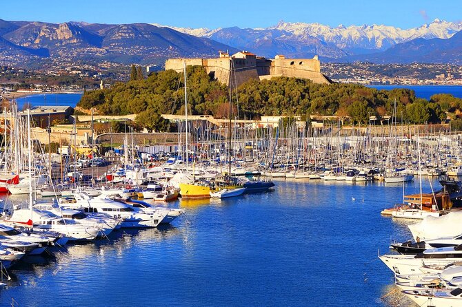 Visit of Antibes Juan-Les-Pins by convertible bus - Garoupe gives you the best first view