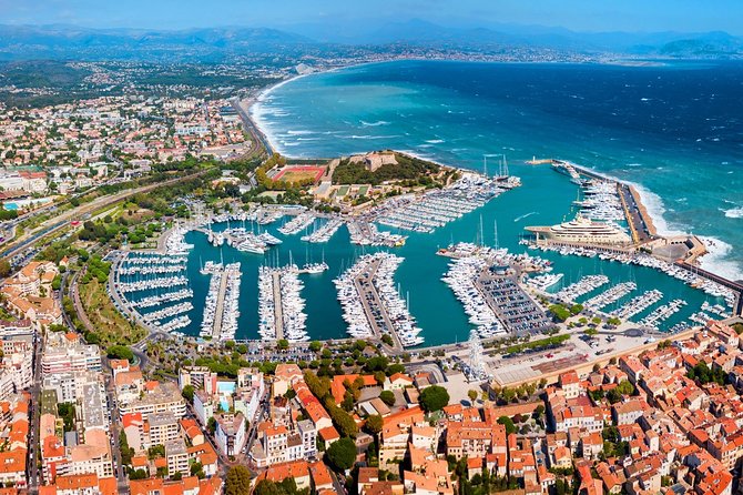 Visit of Antibes Juan-Les-Pins by convertible bus - Price and value at $23.43