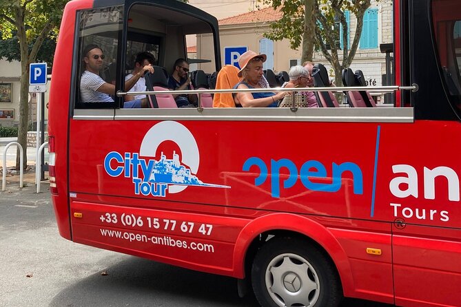 Visit of Antibes Juan-Les-Pins by convertible bus - Juan-les-Pins is your flexible beach stop