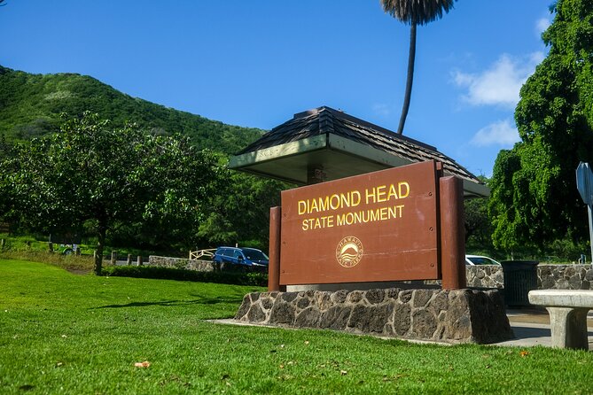 Waikiki Trolley Blue Line Coastline & Local Grindz Hop-on Hop-off - Leonard’s Bakery: a sweet finish