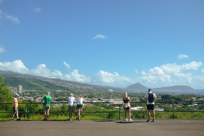 Waikiki Trolley Blue Line Coastline & Local Grindz Hop-on Hop-off - The guides shape the whole experience