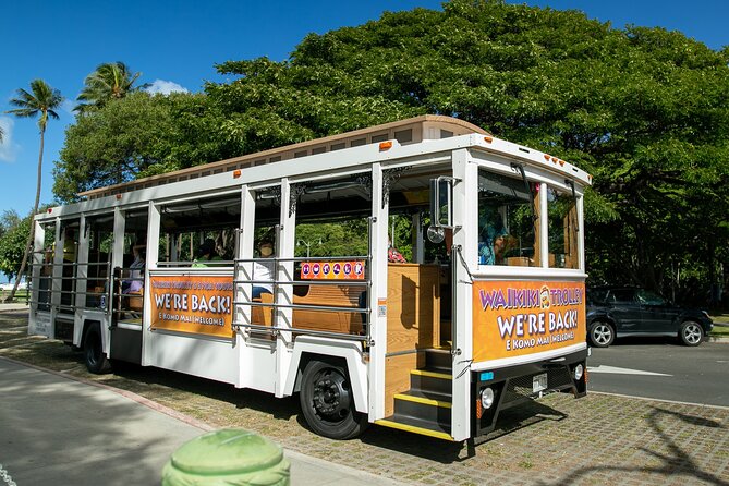 Waikiki Trolley Blue Line Coastline & Local Grindz Hop-on Hop-off - Kahala Mall: useful, but not the most scenic stop