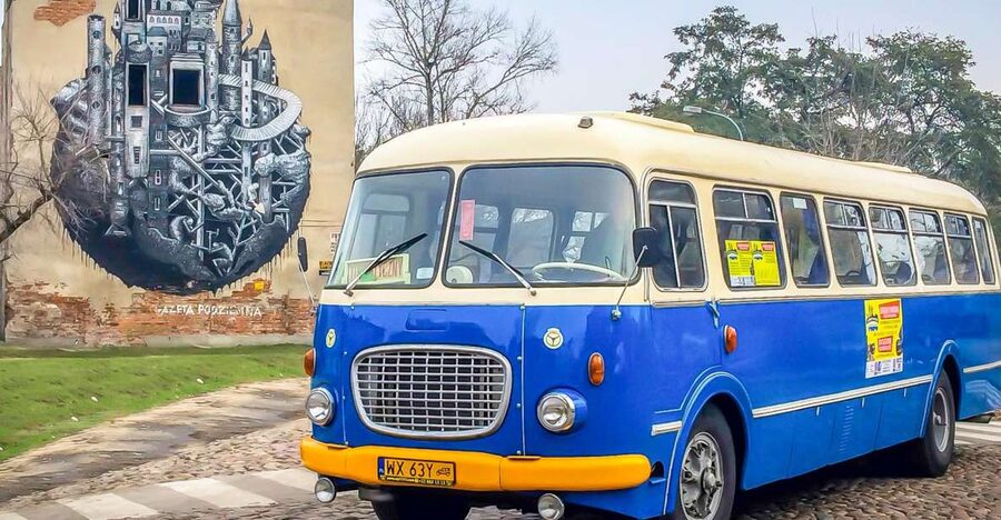 Warsaw: 2.5-Hour Dark Side - Praga District by a Retro Bus - Crossing the Vistula into Praga