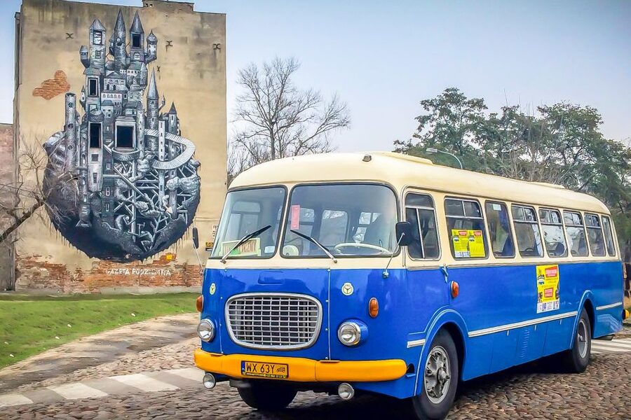 Warsaw: 2.5-Hour Dark Side - Praga District by a Retro Bus - Koneser and the former vodka factory