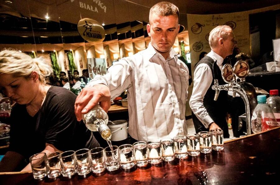 Warsaw: Evening History and Pubs Tour by Retro Minibus - Comfort, clothing, and practical limits