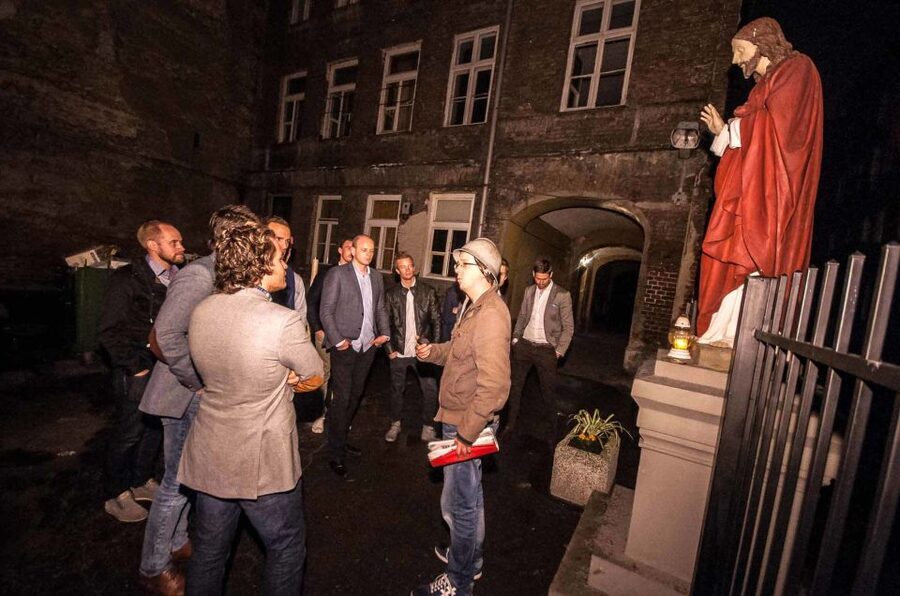 Warsaw: Evening History and Pubs Tour by Retro Minibus - A three-hour Warsaw night with a very Polish vehicle