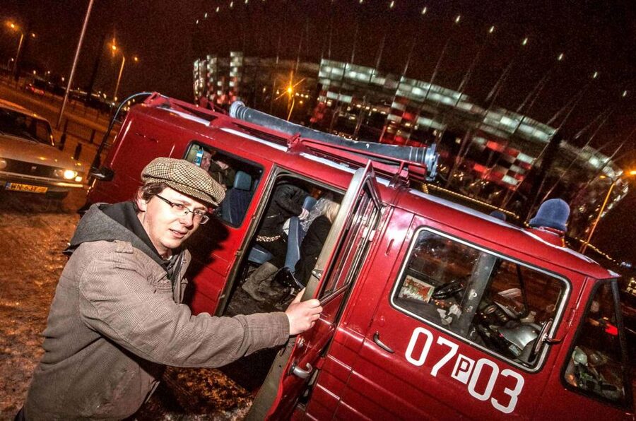 Warsaw: Evening History and Pubs Tour by Retro Minibus - From party headquarters to stock exchange