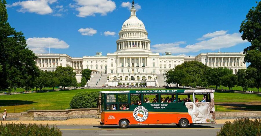 Washington, DC: Hop-On Hop-Off Old Town Trolley City Tour - Lincoln Memorial and the war memorials