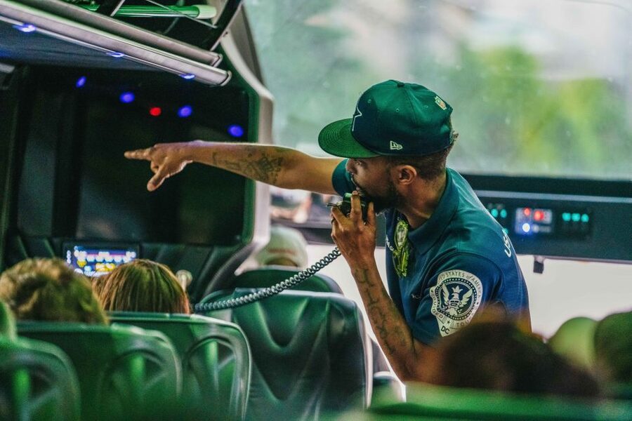 Washington DC: National Mall Night Bus Tour - Choosing between the two buses