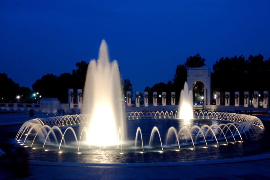 Washington DC: Night Tour with 10+ Stops, Admission Tickets - The MLK Memorial and the Vietnam memorials