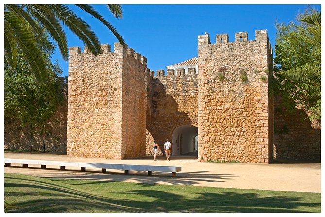 Western Algarve Guided Bus Tour - Silves gives the morning a strong start