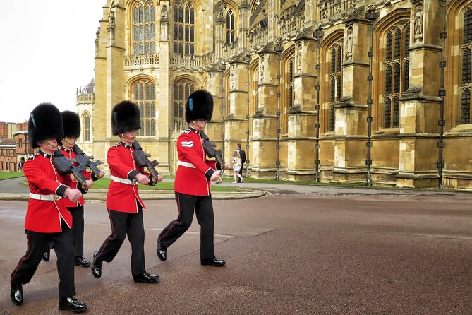 Windsor Castle Half Day Trip from London by Luxury Coach - The drive from London to Windsor