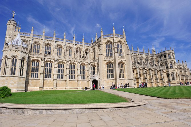 Windsor Castle Half Day Trip from London by Luxury Coach - Windsor town: what you will and will not see