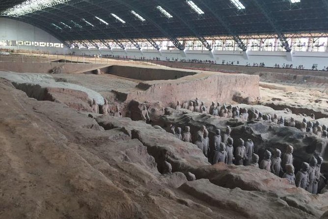 Xi'an 1-Day Coach Tour of Terracotta Army - The small-group format and vehicle
