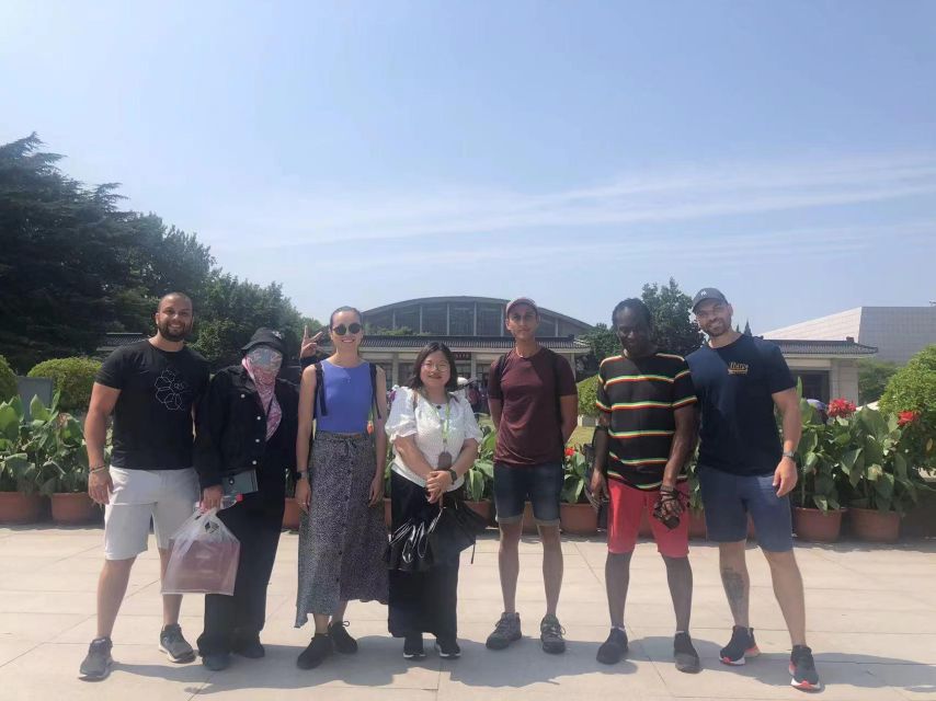 Xian: Terracotta Army Ticket & Guided Bus Tour with Options - Lunch and the ride back downtown