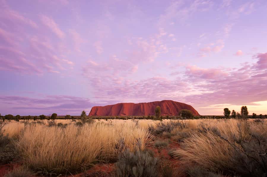 Yulara: Uluru Sunrise and Kata Tjuta Day Trip by Bus - Talinguru Nyakunytjaku and the first light on Uluru