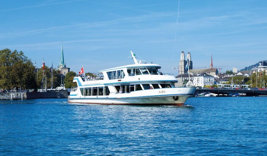 Zurich: City Bus Tour with Audio Guide and Lake Cruise - Lake Zurich by public sightseeing boat