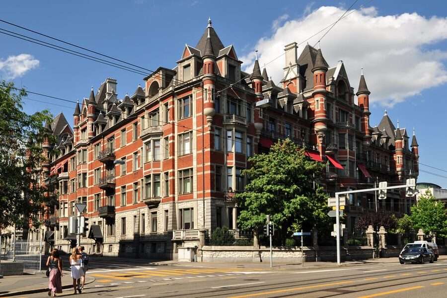 Zurich: Open Top Bus Sightseeing Tour with Optional Cruise - Key points to know before you board